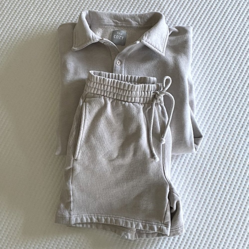 TNA COZY FLEECE SET - aritzia - boyfriend polo sweatshirt + shorts